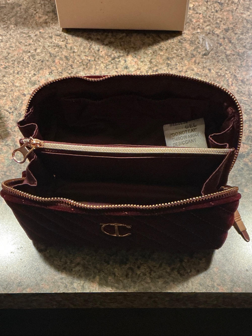Charlotte Tilbury Makeup Bag of Dreams Mini - Picture 4 of 5